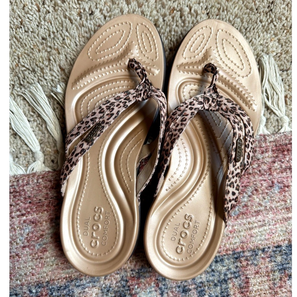 NWOT Crocs Sandals Sz 8 Kadee II Flip Flop Brown Leopard Print Toe Post Comfort